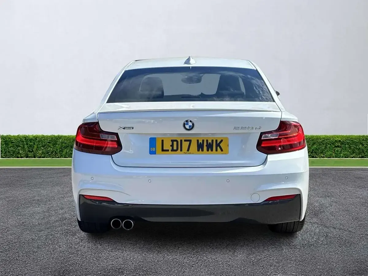 Used BMW 220 Sport Line 190 HP (139 kW) 2017 White Coupe
