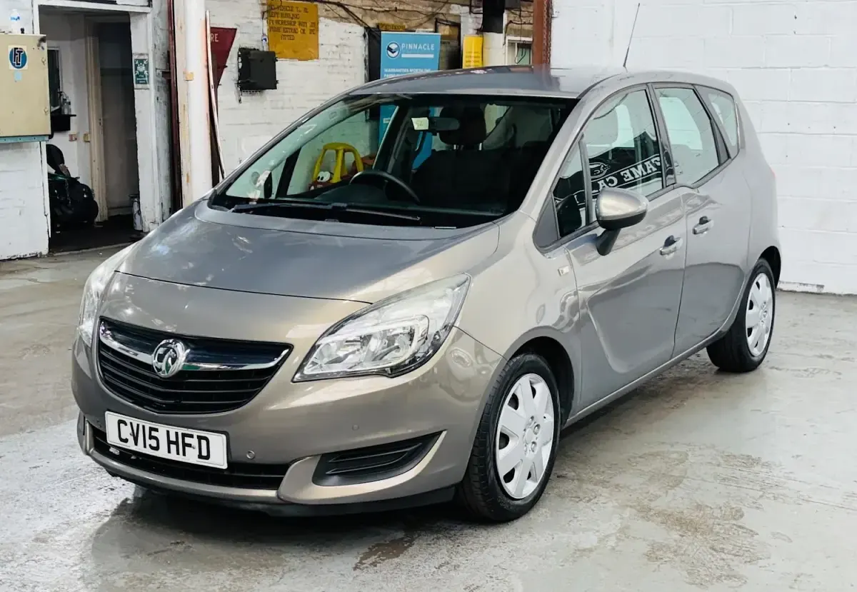 Used Vauxhall Meriva 120 HP (88 kW) 2015 Brown MPV
