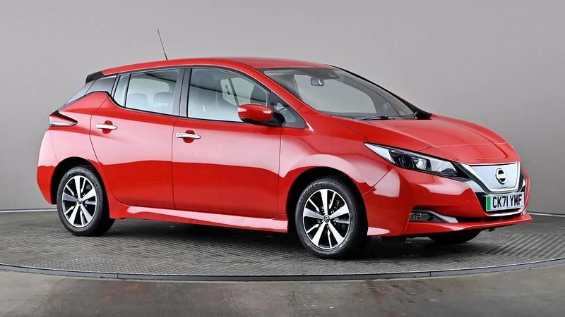 Used Nissan Leaf Acenta 110 kW (150 HP) 2021 Red Hatchback