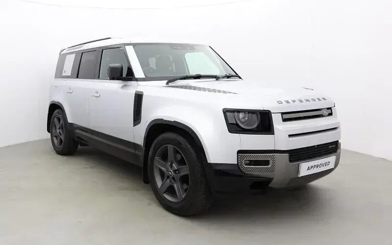 Used Land Rover Defender SE Dynamic 249 HP (183 kW) 2024 SUV