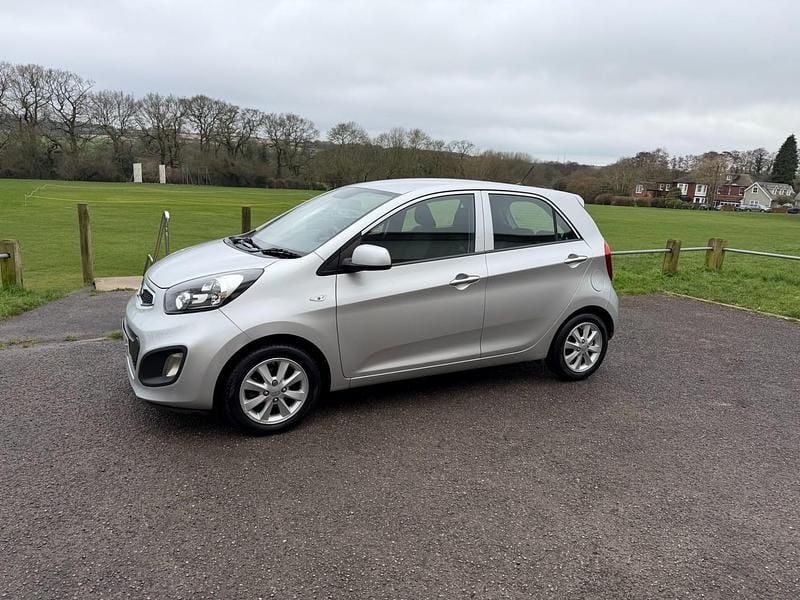 Used Kia Picanto 68 HP (50 kW) 2014 Silver Hatchback