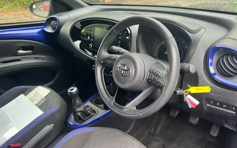 Used Toyota Aygo X 72 HP (52 kW) 2023 Blue SUV