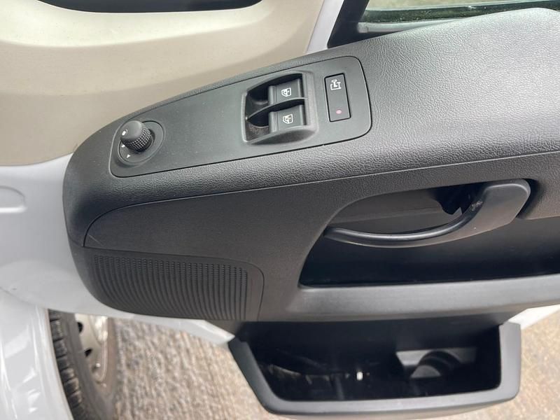 Gebraucht Peugeot Boxer Premium 140 PS (102 kW) 2023 Weiß Van