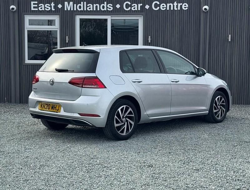 Usado VW Golf VII Edition 150 HP (110 kW) 2020 Prateado Citadino