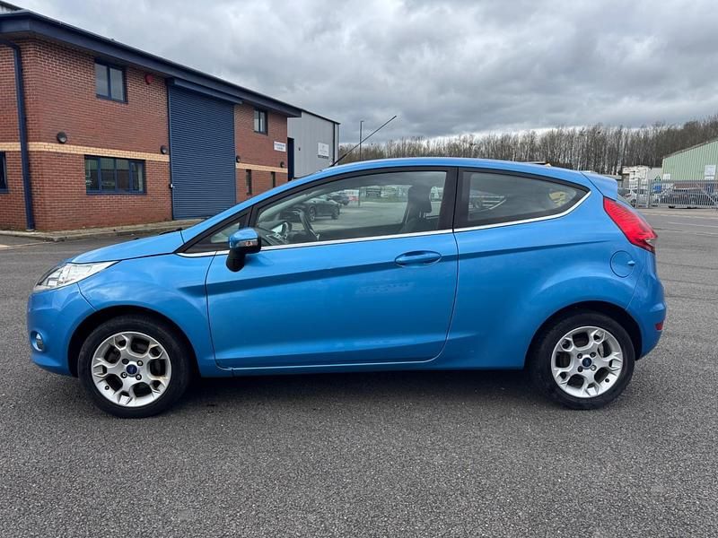 Used Ford Fiesta Zetec 82 HP (60 kW) 2012 Blue Hatchback