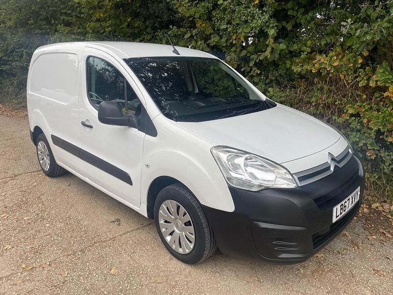 Used Citroën Berlingo 100 HP (73 kW) 2018 White MPV