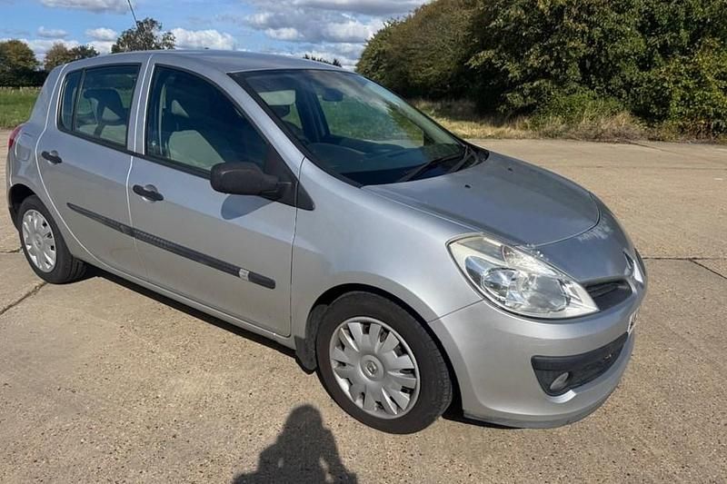 Used 2006 Renault Clio II Expression Hatchback | £995 (Super price) - Image 1/1