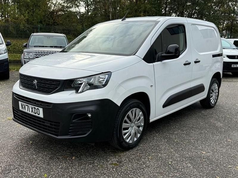 Used Peugeot Partner Premium 2022 White MPV