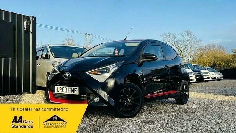 Used Toyota Aygo x-press 71 HP (52 kW) 2018 Black Hatchback