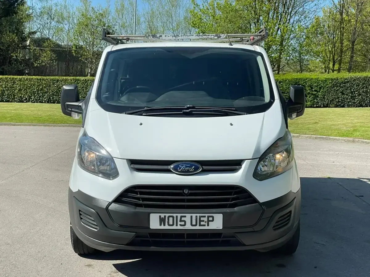Usado Ford Transit Custom 100 HP (73 kW) 2015 Branco Van