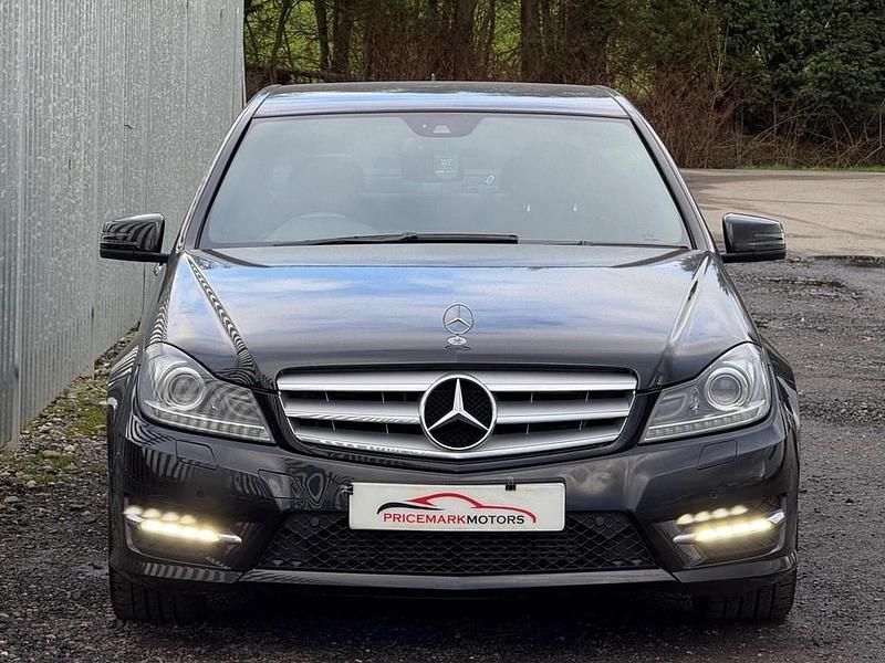 Używany Mercedes C220 2011 Czarny Sedan/Limuzyna