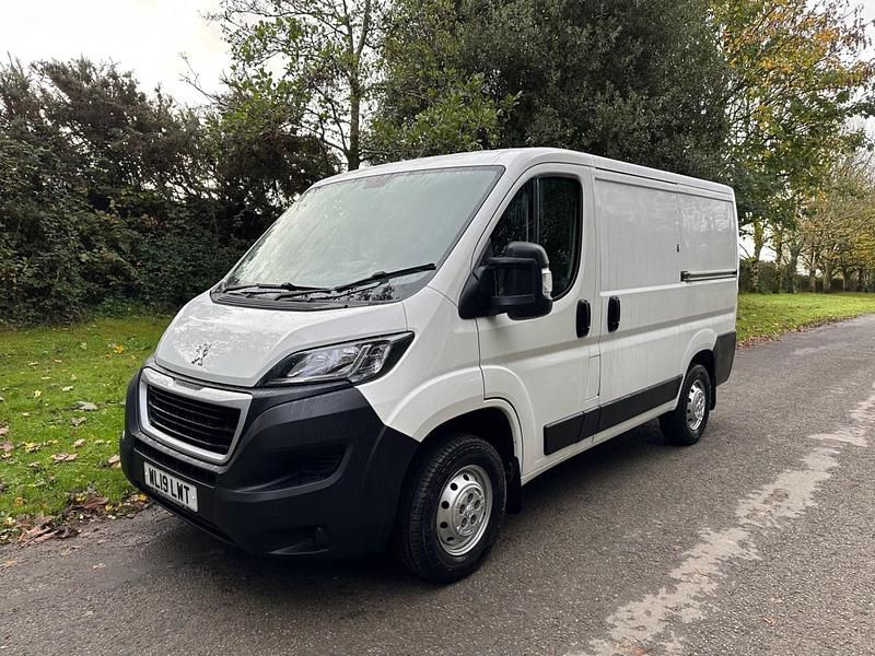 White Used 2019 Peugeot Boxer Van | £8,950 (Good price) - Image 1/4