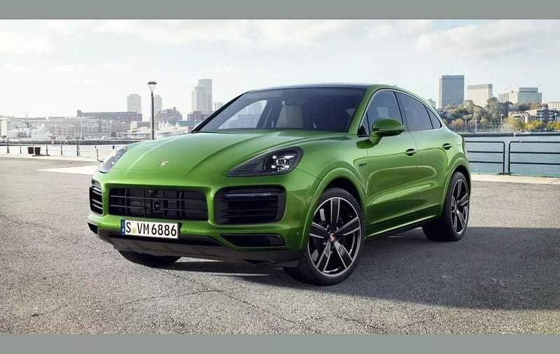 Green Used 2023 Porsche Cayenne Platinum Edition SUV | £67,995 (Expensive) - Image 1/4