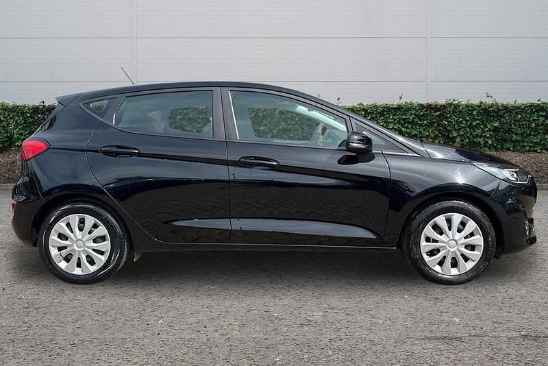 Usado Ford Fiesta Trend 2023 Negro Utilitario