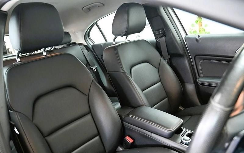 Used Mercedes A180 Premium 109 HP (80 kW) 2018 Silver Hatchback