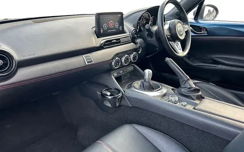 Used Mazda MX5 Inclusive 160 HP (117 kW) 2018 Blue Cabriolet