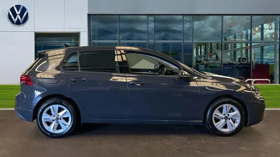 Used VW Golf VIII Life 130 HP (95 kW) 2024 Urano grey