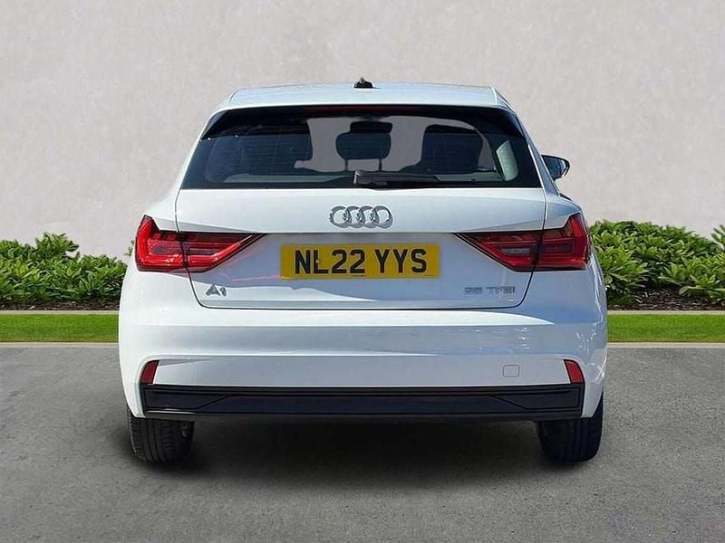 Used Audi A1 Design 94 HP (69 kW) 2022 White SUV