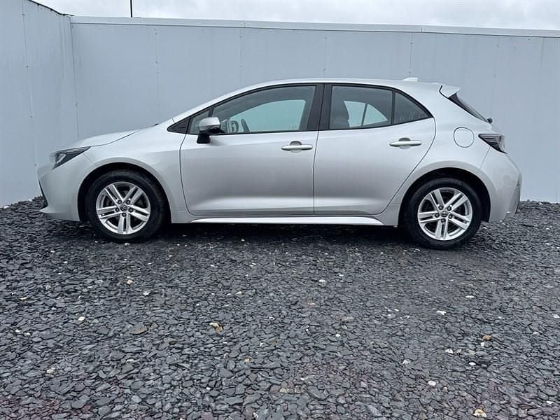 Used Toyota Corolla 122 HP (89 kW) 2022 Silver Hatchback