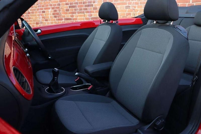 Used VW Beetle Design 105 HP (77 kW) 2013 Red Hatchback