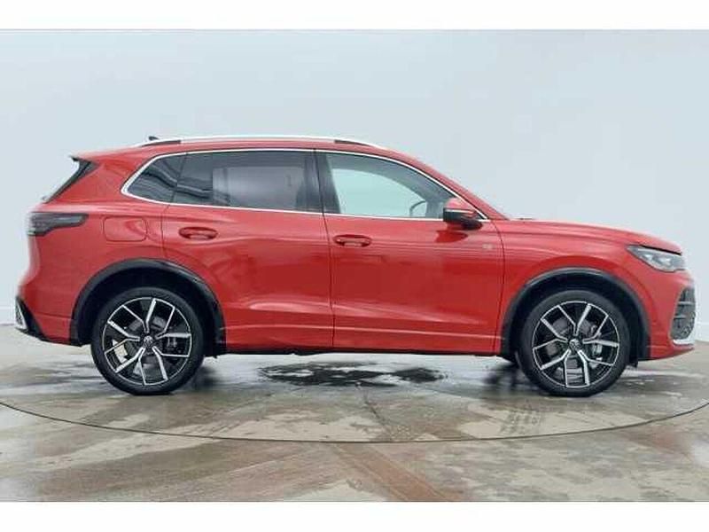 Used VW Tiguan R-line 272 HP (200 kW) 2025 Red SUV