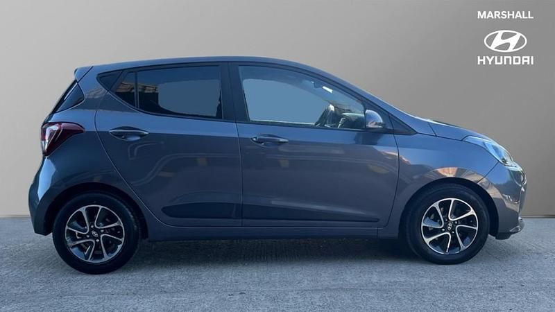 Used Hyundai i10 Premium 87 HP (63 kW) 2017 Grey Hatchback