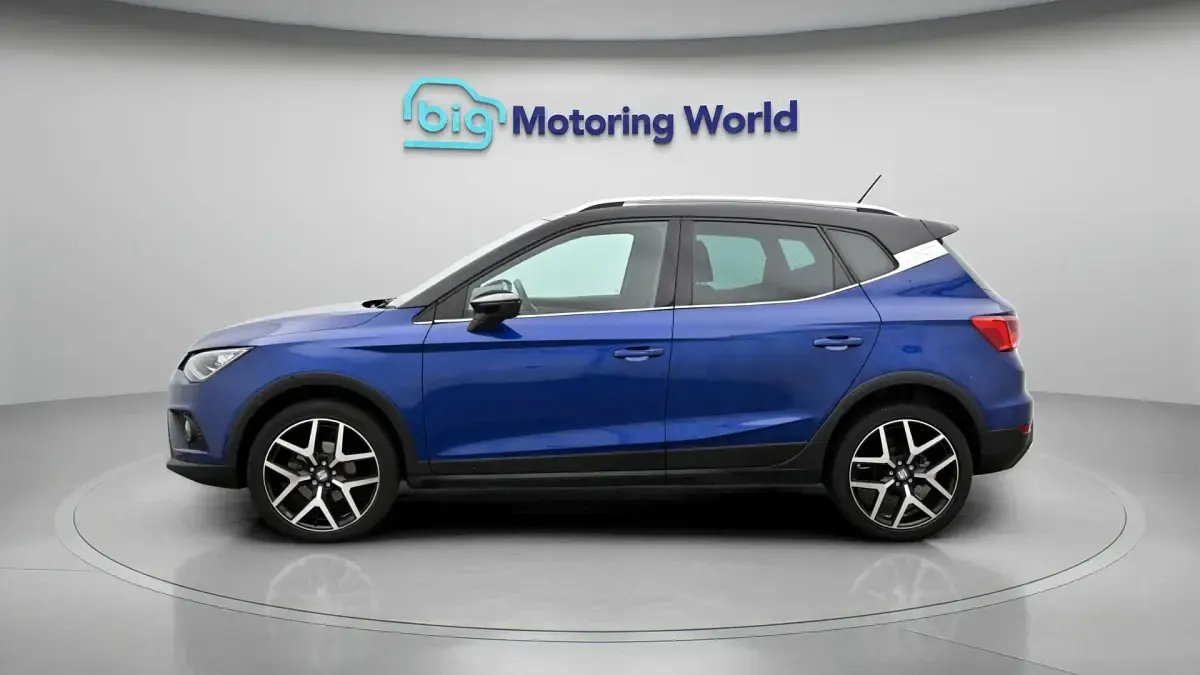 Usado Seat Arona FR Sport 116 HP (85 kW) 2019 Azul SUV