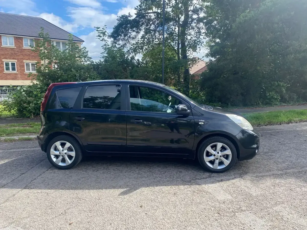 Used Nissan Note N-TEC 88 HP (64 kW) 2010 Black Hatchback