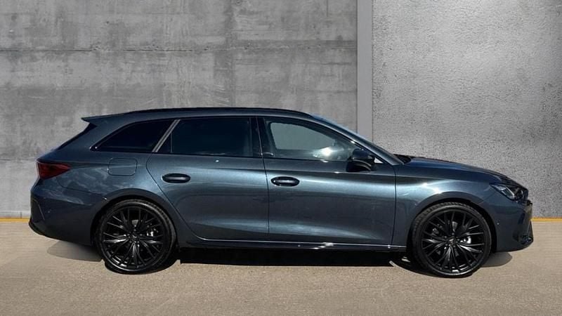 Used Cupra Leon 204 HP (150 kW) 2025 Metallic  magnetic tech grey Estate