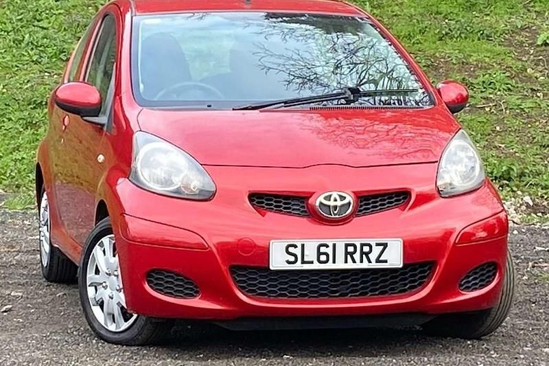 Used Toyota Aygo 68 HP (50 kW) 2011 Red Hatchback