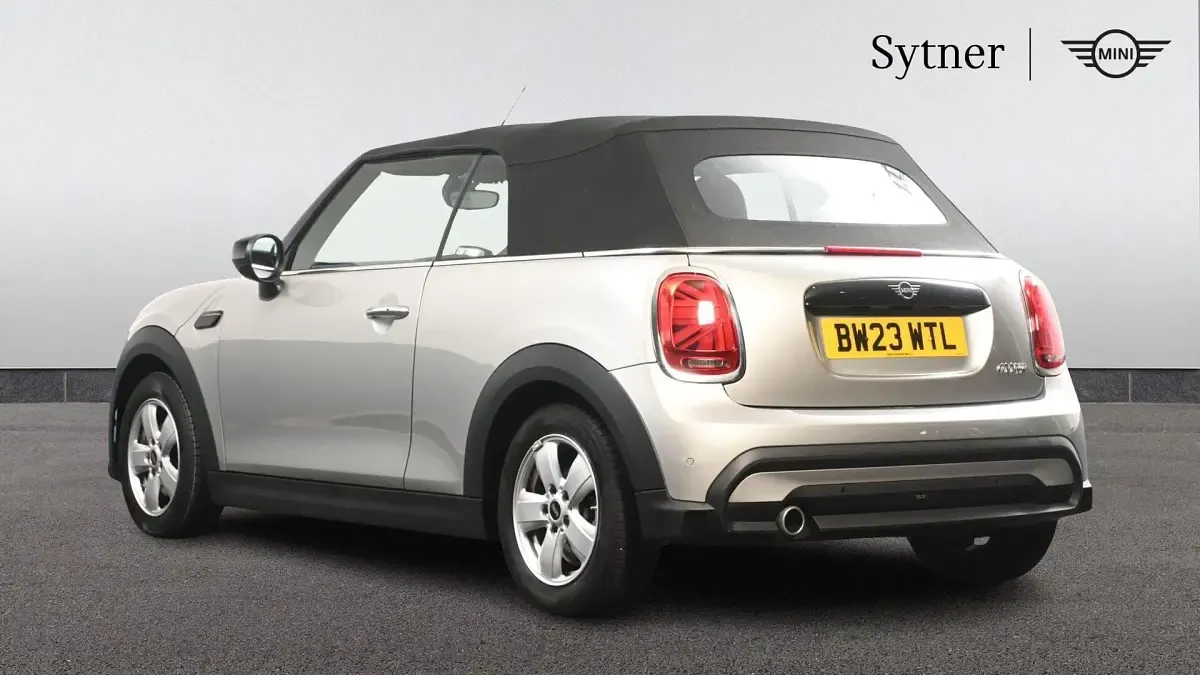 Used Mini Cooper Classic 134 HP (98 kW) 2023 Silver Hatchback