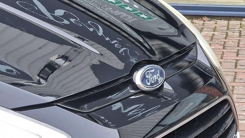 Used Ford B-MAX Titanium 95 HP (69 kW) 2017 Black MPV