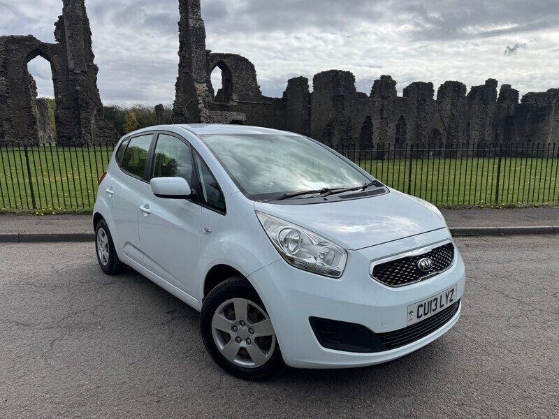 White Used 2013 Kia Venga 2 Hatchback | £2,499 (Fair price) - Image 1/4