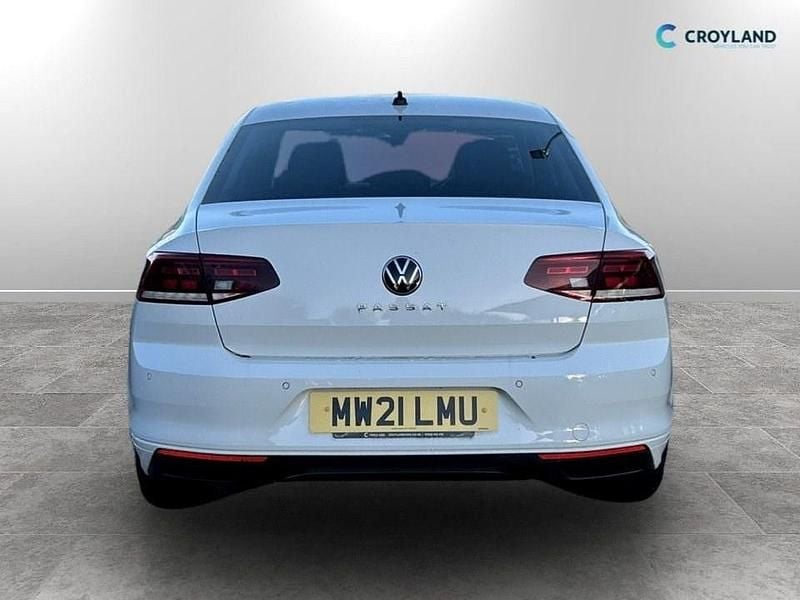 Usado VW Passat SEL 150 HP (110 kW) 2021 Branco Sedan