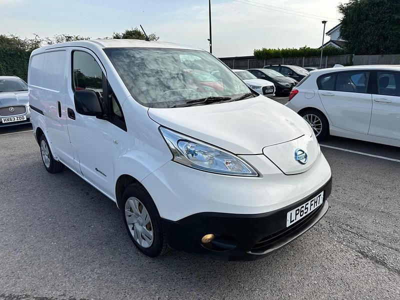 White Used 2016 Nissan e-NV200 Acenta Van | £5,999 (Fair price) - Image 1/4