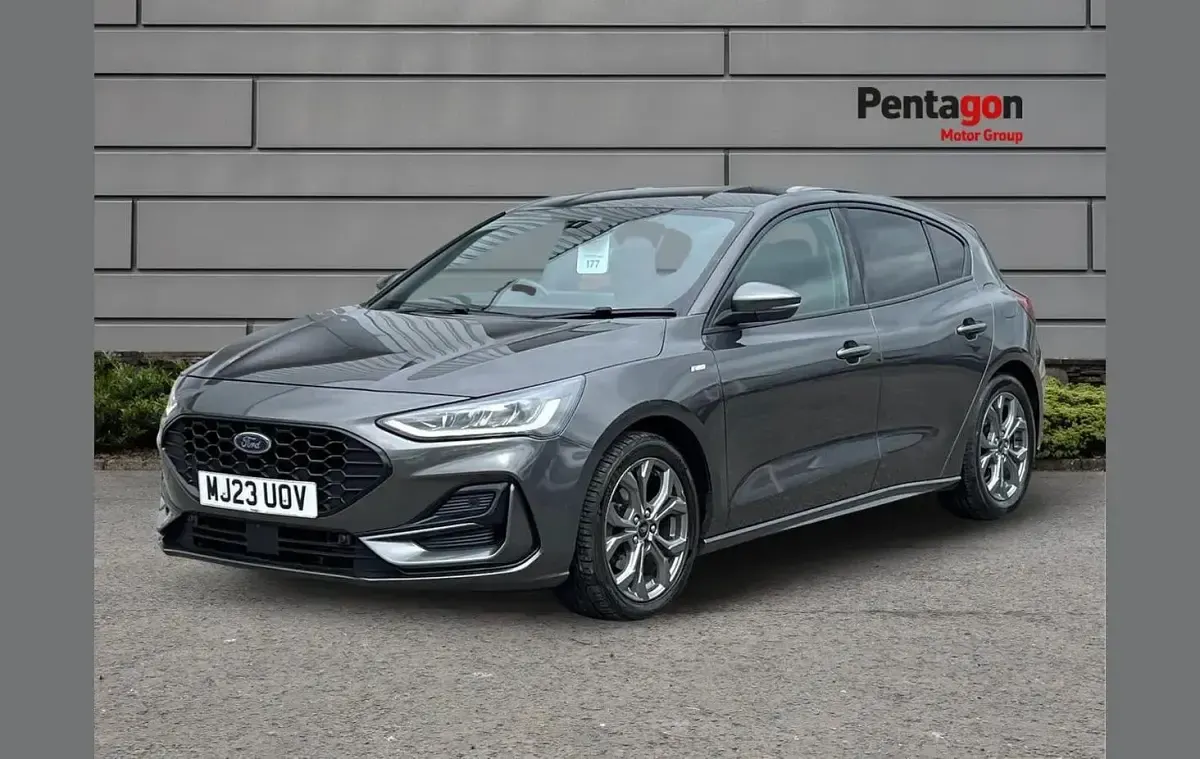 Used Ford Focus ST-Line 123 HP (90 kW) 2023 Grey Hatchback