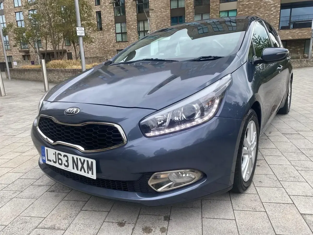 Used Kia Ceed 128 HP (94 kW) 2013 Blue Hatchback
