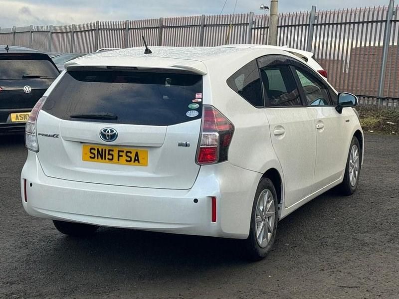 Used Toyota Prius 2015 White MPV