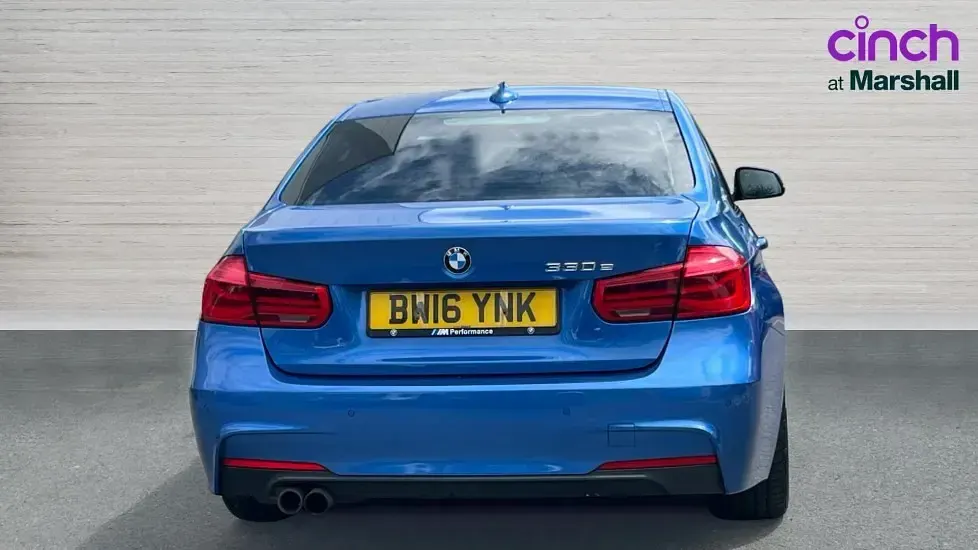 Begagnad BMW 330e M Sport 252 HK (185 kW) 2016 Blå