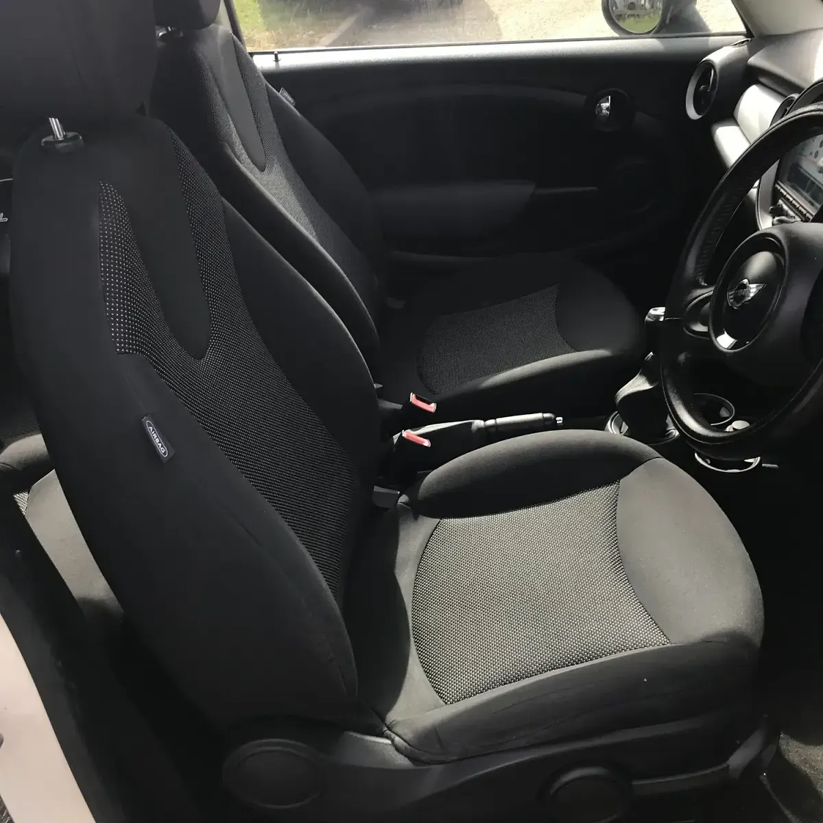 Used Mini ONE Hatch 98 HP (72 kW) 2011 White Hatchback