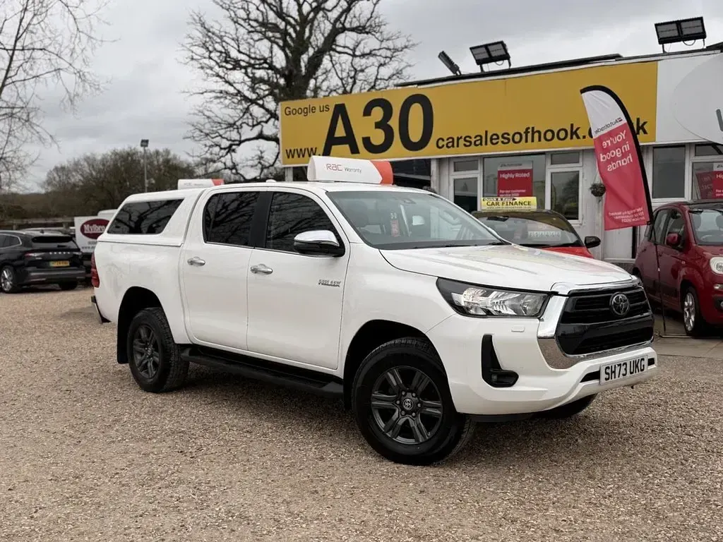 Begagnad Toyota HiLux 150 HK (110 kW) 2024 Vit Pickup