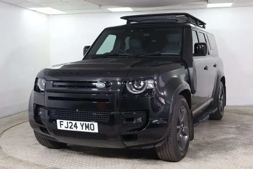 Usado Land Rover Defender HSE Dynamic 2024 Preto SUV