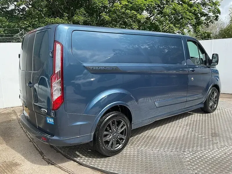 Used Ford Transit Custom Sport 170 HP (125 kW) 2019 Blue Van
