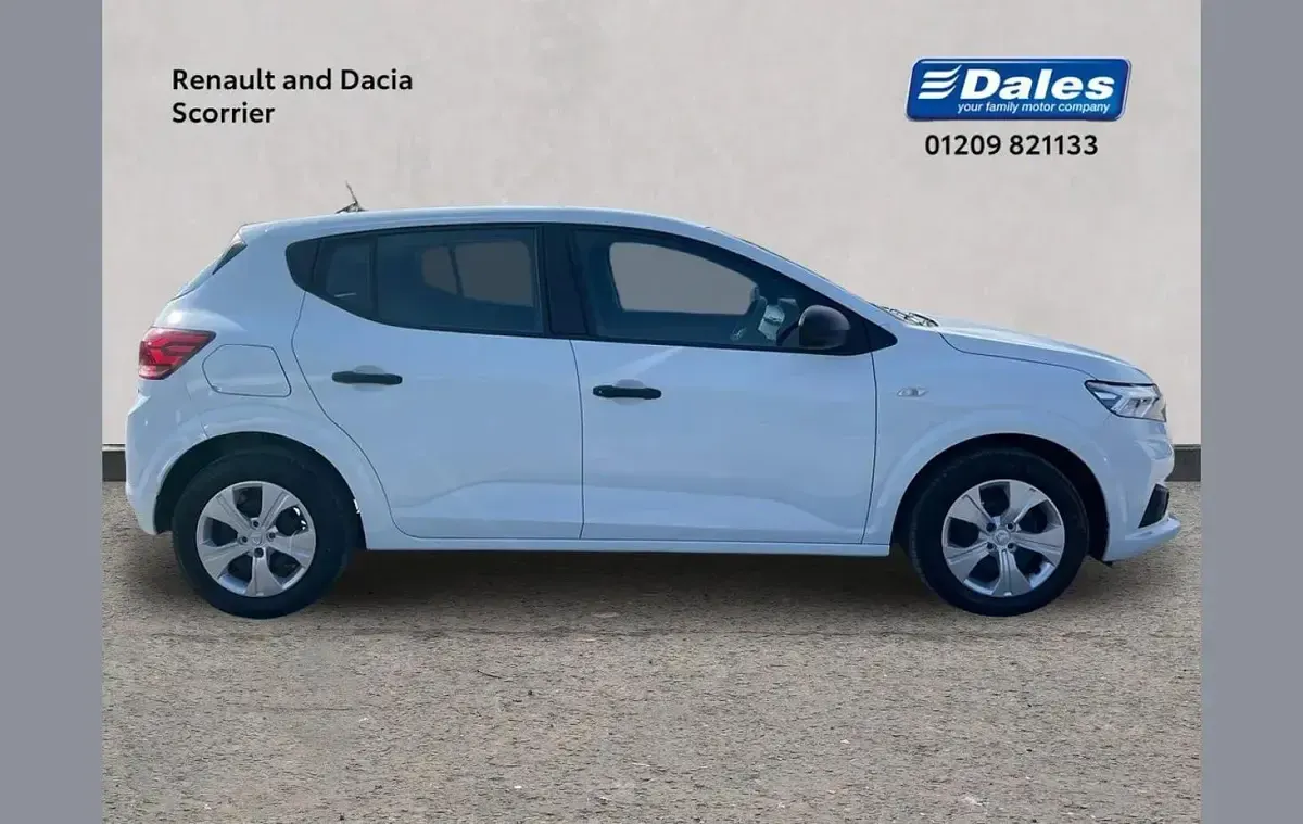 Used Dacia Sandero Essentiel 65 HP (47 kW) 2022 White Hatchback