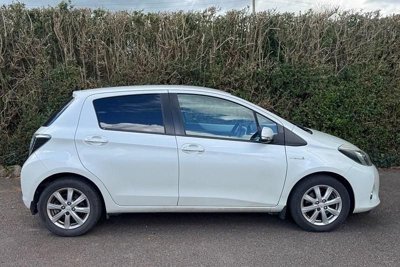 Used Toyota Yaris Hybrid 2013