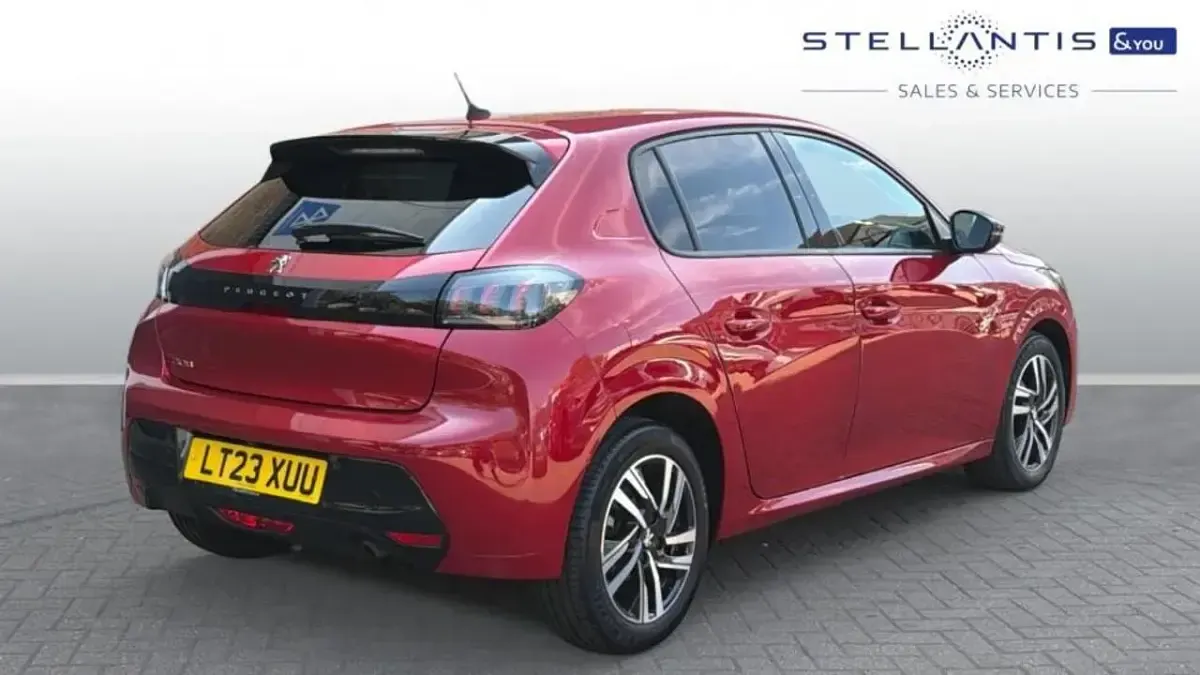 Used Peugeot 208 Allure+ 99 HP (72 kW) 2023 Hatchback