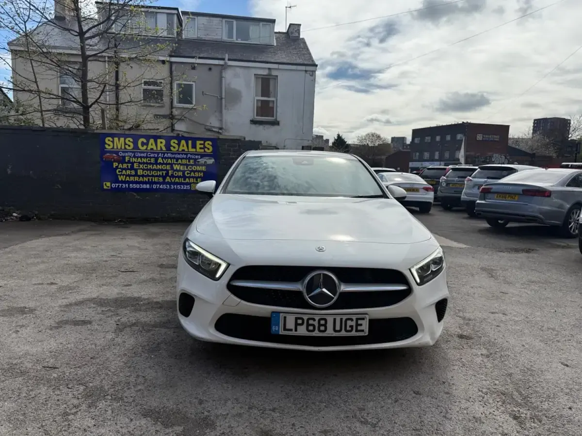Używany Mercedes A200 163 KM (119 kW) 2018 Biały Hatchback