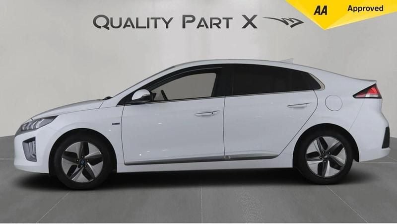 Used Hyundai Ioniq Premium SE 141 HP (103 kW) 2020 White Hatchback