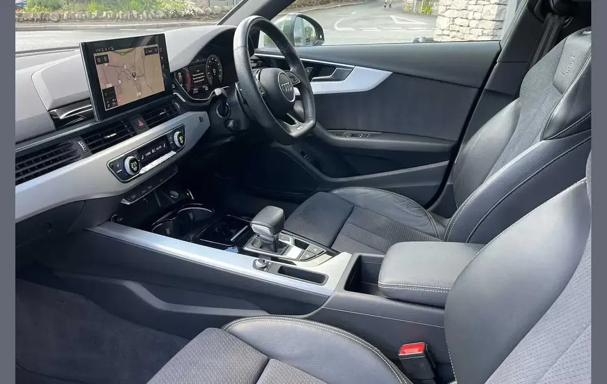 Used Audi A4 S-Line 161 HP (118 kW) 2023 Green Estate