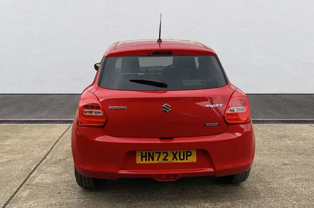 Usado Suzuki Swift SZ-L 83 CV (61 kW) 2023 Rojo Utilitario